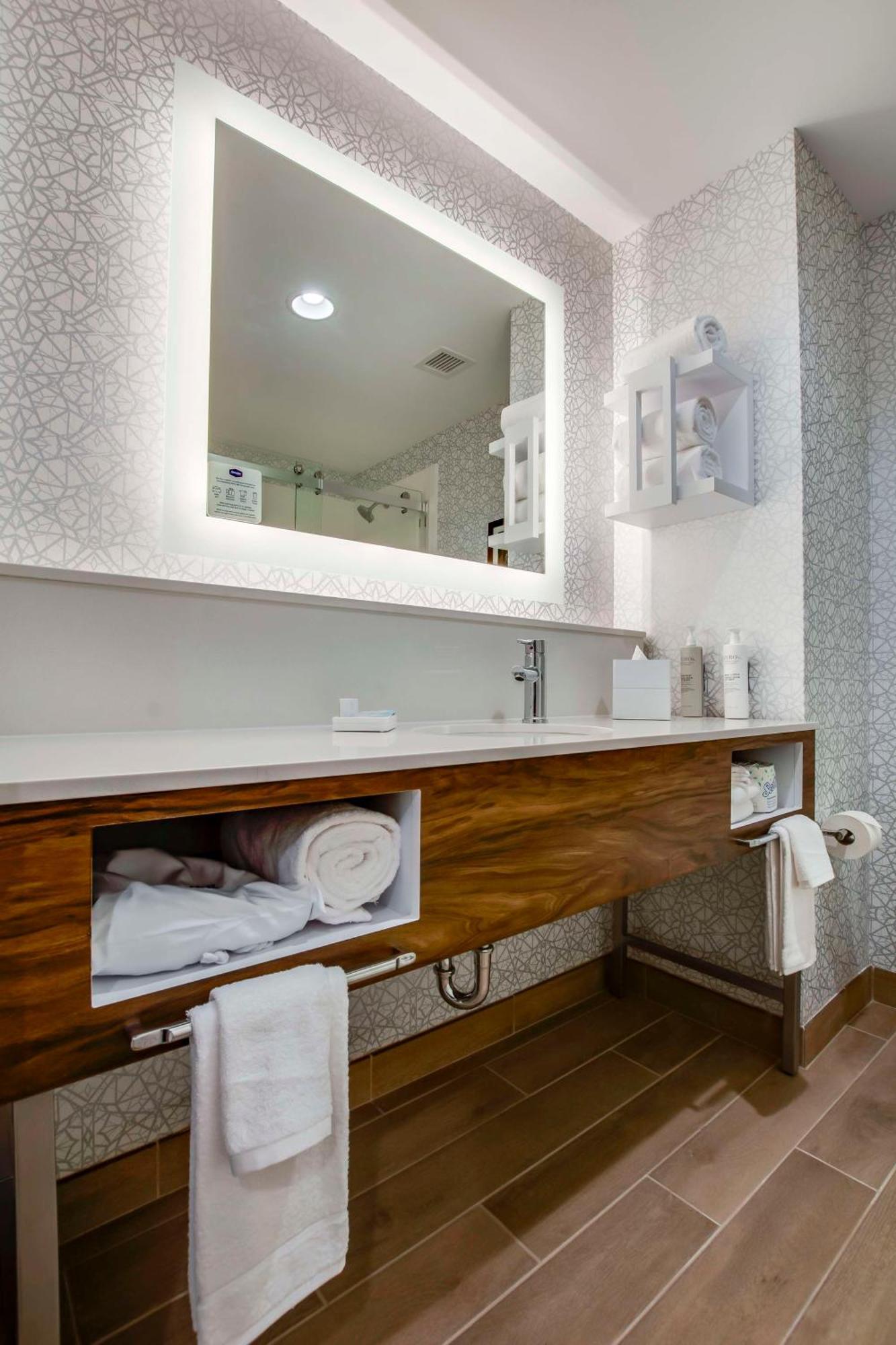 Hampton Inn & Suites By Hilton Louisville East Oxmoor Eksteriør billede