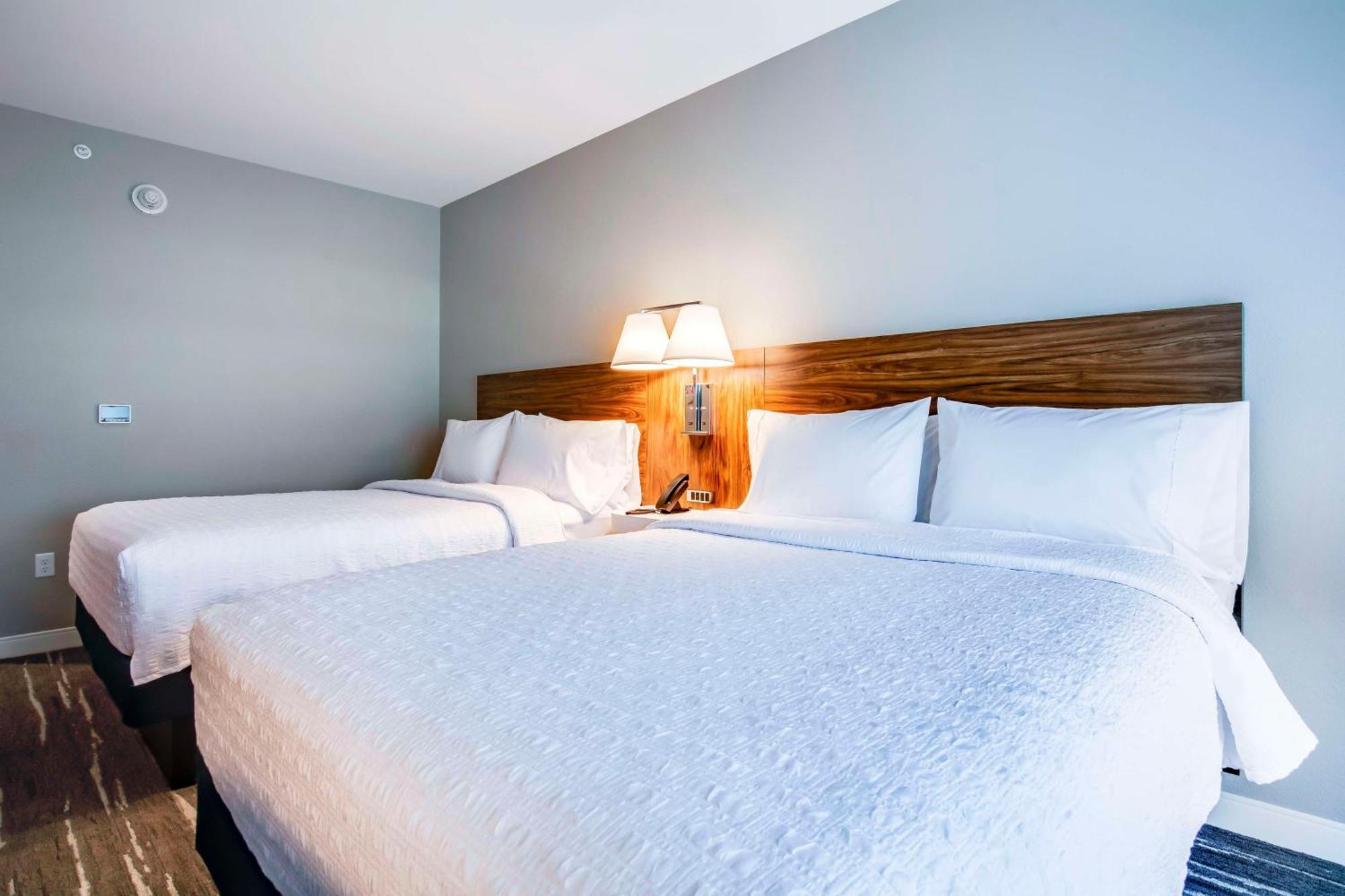 Hampton Inn & Suites By Hilton Louisville East Oxmoor Eksteriør billede