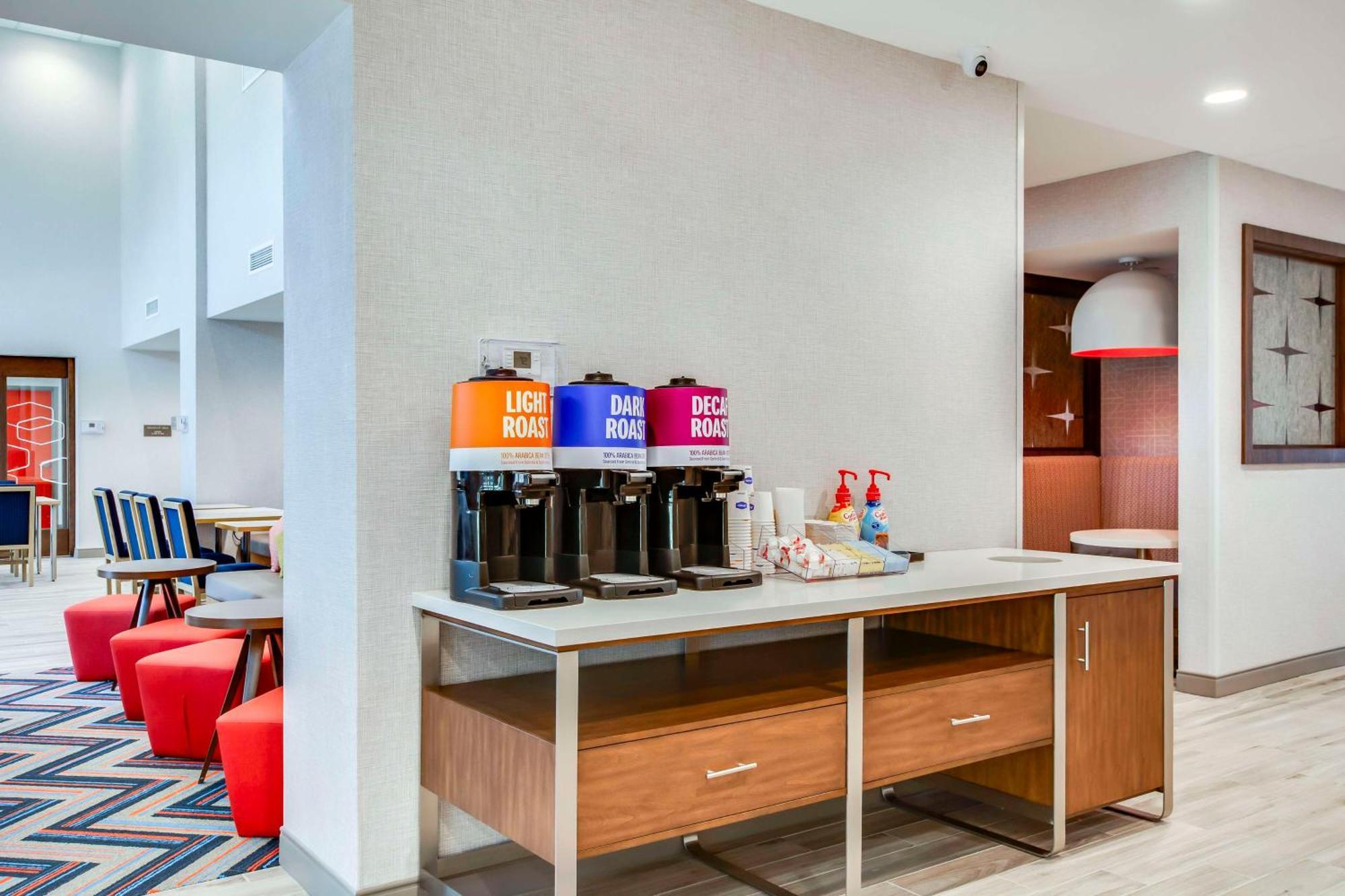 Hampton Inn & Suites By Hilton Louisville East Oxmoor Eksteriør billede