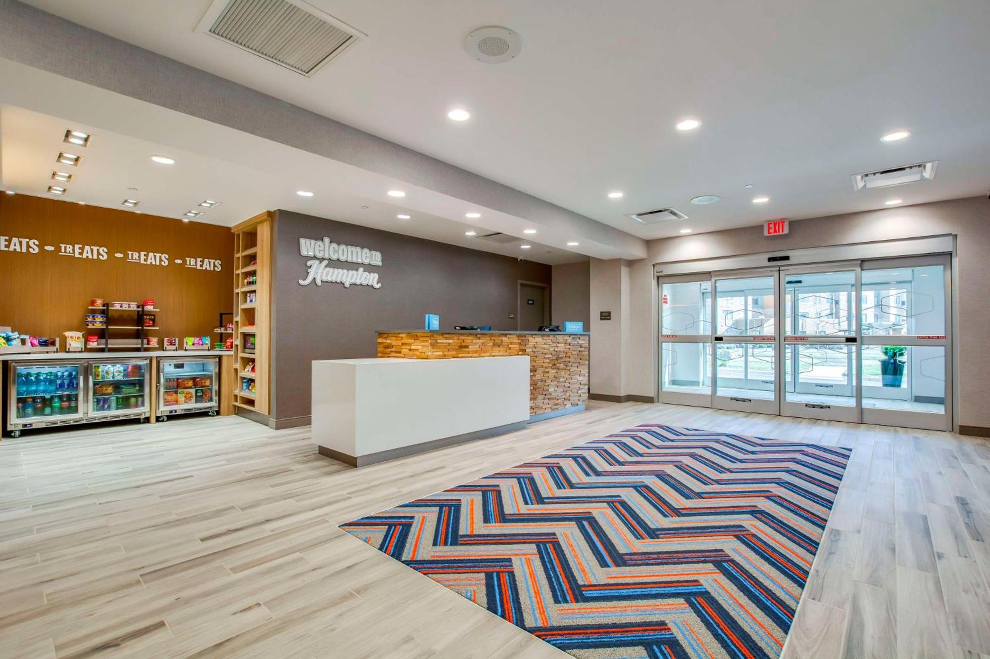 Hampton Inn & Suites By Hilton Louisville East Oxmoor Eksteriør billede